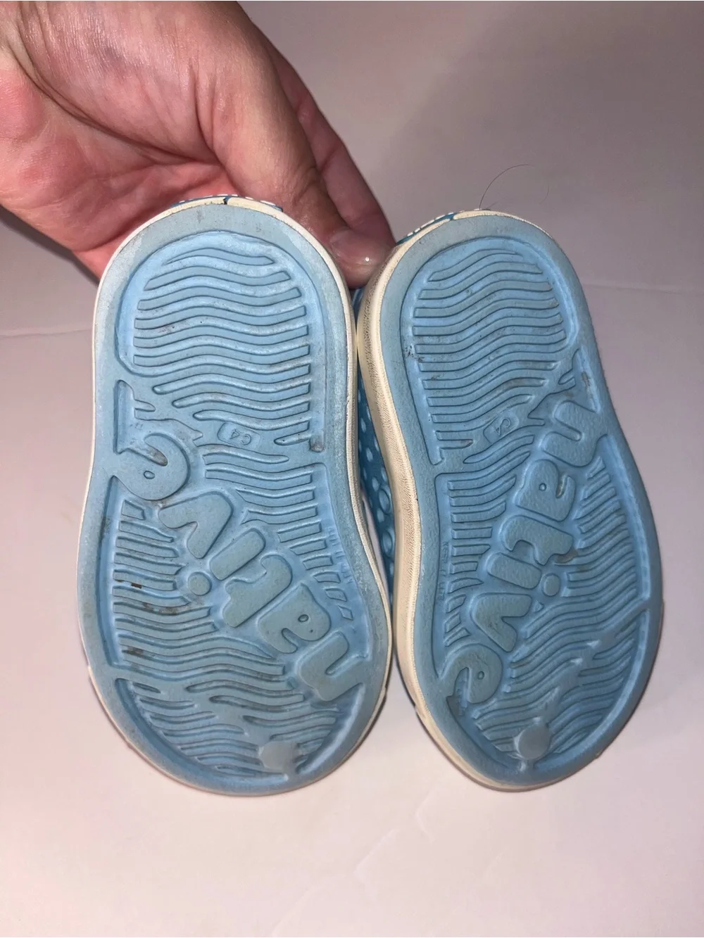 Native Kids Water Shoes in Light Blue with White Toe Jefferson size 4 toddler